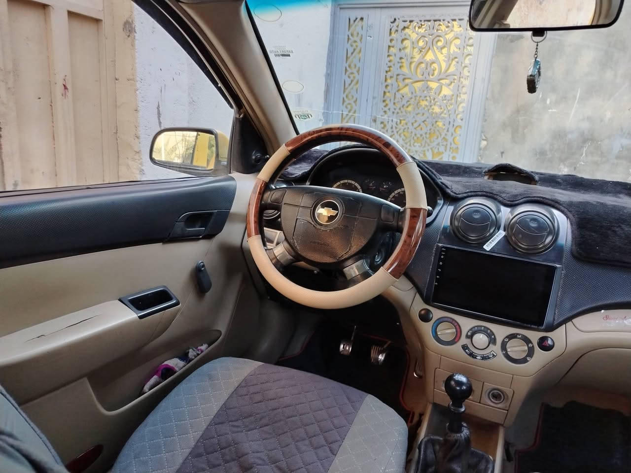 سلام عليكم افيو 2009 خليجي شركه العامه بسمي تحويل ثاني يوم سياره مكينه مفتوح  كير حداديه تخم تاير تبريد كلها جاهزه سياره بيه ضربه بجنطه لايحه الحوض ومعمره ومصبوغه احزام مكفوله من كص سعر ٣٨ وبيها مجال مكان نجف كوفه ***********
