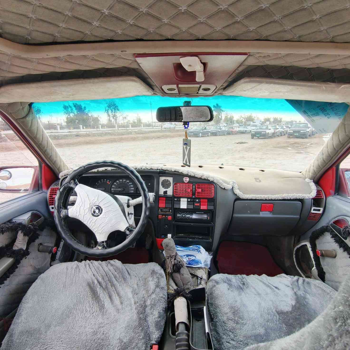 وابل وميكا حجم 20 موديل 1991 رقم نينوئ مشروع وطني وكاله من وكيل تحويل من شرعي كربون بيها محرك كير شرط 
كهربائيات كلها شغاله تايرات باتري كله جديد سعر 27  بي مجال بسيط
***********
مكاني تلعفر
