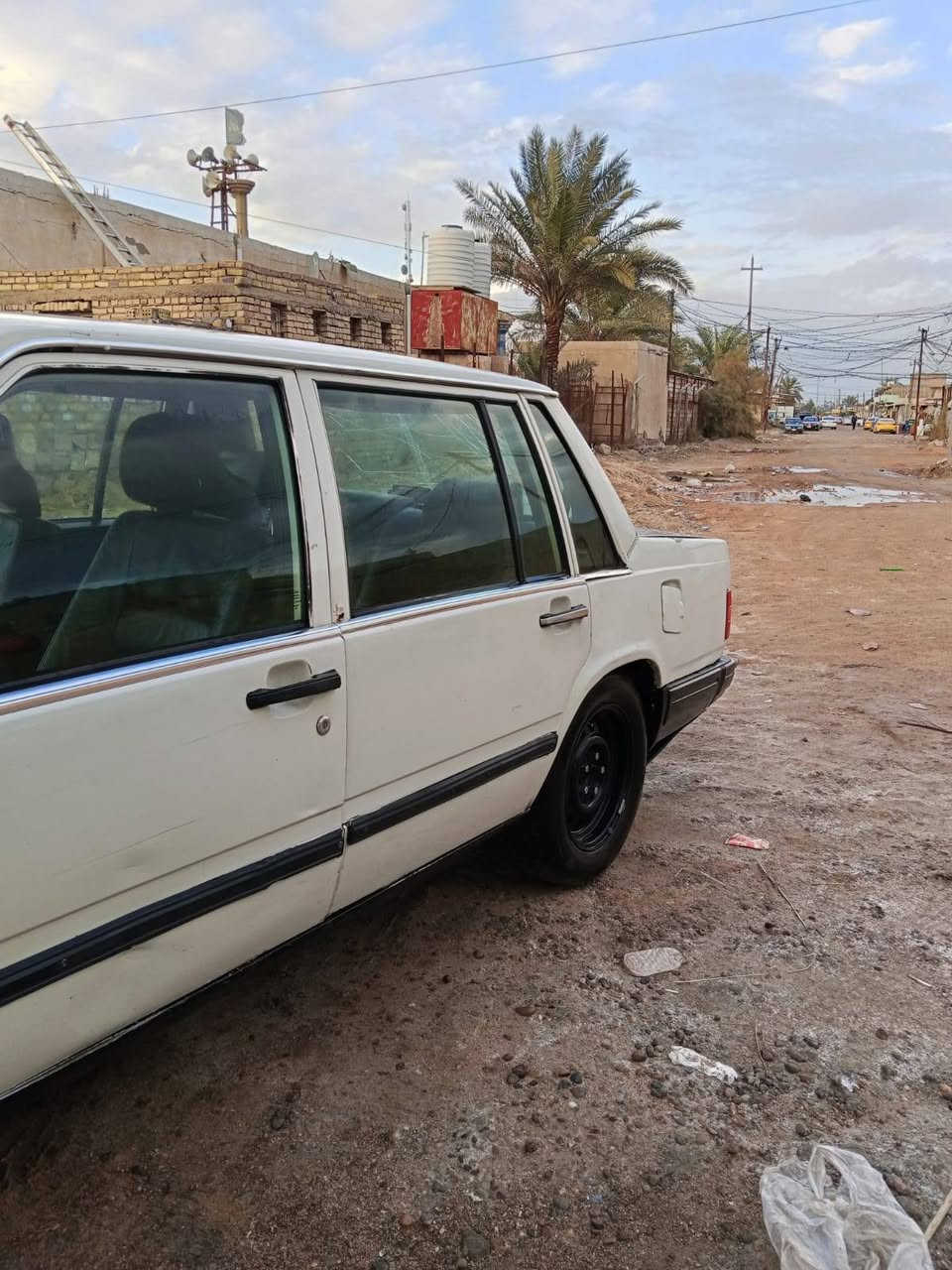 مرة خصت مدير الكروب فالفو مديل 1990 مكينه وكير جديد غرفة جديدة تخم تاير كله جديد تبريد شغال  السعر 42 الرقم *********** غير متواجد في الفيس
