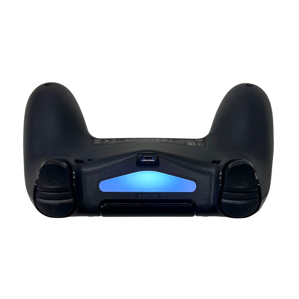 يد تحكم لاسلكية DualShock 4 لأجهزة PlayStation 4

• وحدة التحكم اللاسلكية الأصلية من Sony المصممة لتقديم تجربة لعب متكاملة واستجابة عالية على أجهزة PS4.

• لوحة لمس (Touch Pad) تدعم اللمس المتعدد وتفتح آفاقاً جديدة لطرق اللعب والتفاعل.

• مكبر صوت مدمج ومنفذ سماعة ستيريو لإضافة خيارات صوتية غامرة أثناء اللعب.

• أزرار شعار SHARE تتيح لك مشاركة أجمل لحظات اللعب وبثها بضغطة زر واحدة.

• تصميم مريح ومطور لعصي التحكم التناظرية وأزرار الكتف لتحكم أكثر دقة.

• شريط إضاءة (Light Bar) مدمج يتفاعل مع الكاميرا والألعاب لتتبع دقيق لموقع اللاعب.

المواصفات:
• طاقة الإدخال: 5 فولت ⎓ 800 مللي أمبير.
• نوع البطارية: بطارية ليثيوم أيون قابلة لإعادة الشحن مدمجة.
• الجهد الكهربائي: 3.65 فولت ⎓.
• سعة البطارية: 1 أمبير (1000 مللي أمبير).
• الوزن: 210 غرام تقريباً.
• درجة حرارة التشغيل: 5 درجة مئوية - 35 درجة مئوية.
• الأجهزة المتوافقة: PlayStation 4 و PlayStation TV.

محتويات العلبة:
• يد تحكم DUALSHOCK 4 لاسلكية.
•كيبل شحن. 


يوجد توصيل لجميع المحافظات