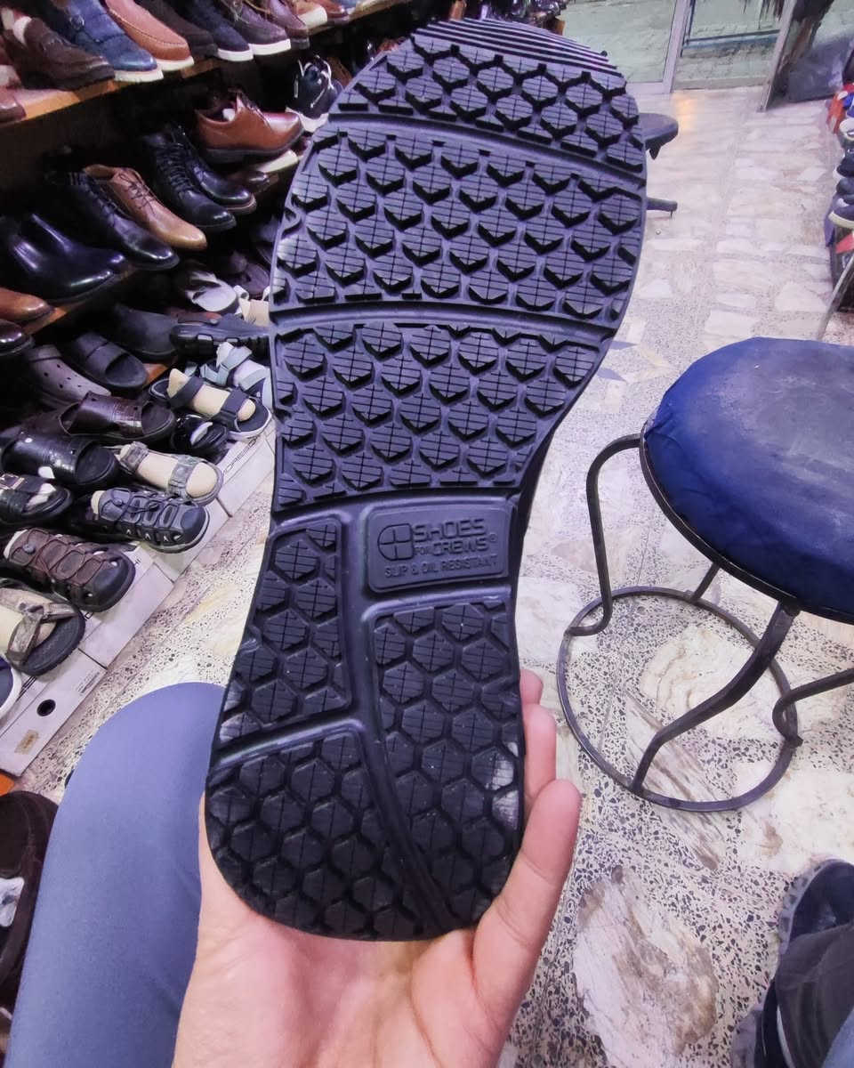 SHOES FOR CREWS ماركة 
أرضية مالته خاصية عدم التزحلق 
قياس ٤٥ ونص طول القدم ٢٩ ونص 
السعر ٥٠ ألف 
مكان كرادة داخل مجاور دايموند مول في فرع علاء حداد محل الأيطالي الايطالي


**إذا كنت صاحب هذا الإعلان وتريد حذفه لأي سبب، رجاءا أرسل رسالة إلى الدعم الفني**