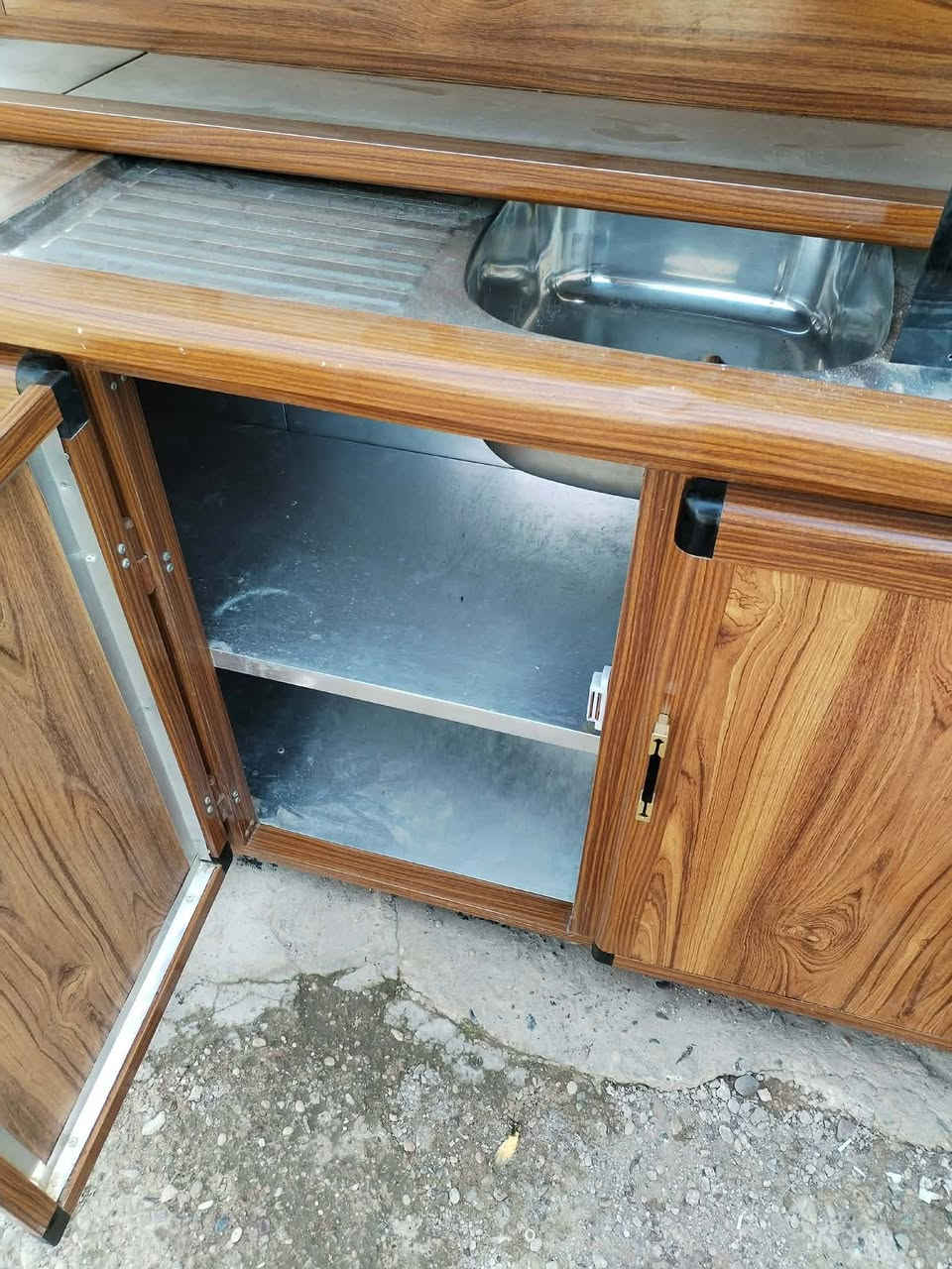 كاونتر خشابي اربع قطع ابو زاويه  ولا خلطه بيها حيل حيل نظيفه وثقيل السعر 450 بي مجال للطيبين كاونتر ثلاث قطع سنكي كرانيت نظيف السعر 280 رصاصيه كاونتر جوزي  خمس قطع شغل ثقيل السعر 350كاونتر شغل ثقيل مبطن شغل موصل ثلاث قطع السعر 350 بي مجال حيل حيل نظيفه كاونتر ثلاث قطع نظيف كلها المنيوم صافي شغل ثقيل  السعر 325 سعارهم وي صور هم كو سعار ترى شاري خاص يتفضل


**إذا كنت صاحب هذا الإعلان وتريد حذفه لأي سبب، رجاءا أرسل رسالة إلى الدعم الفني**