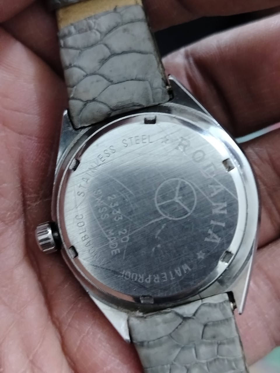 من رخصه الادمن الطيب ساعه ماركه رودونيا سويسري إنتاج 1950 الشهيره قطر 36×40 زمبلك قبق ماكنه حزام جلد طبيعي سويسري فقط آثار قدم بالمينا جام مضلع  وقت مضبوط مهتم يراسلني خاص ويدلل سعر مناسب يوجد توصيل لكل العراق وتحياتي للجميع وجمعه مباركه


**إذا كنت صاحب هذا الإعلان وتريد حذفه لأي سبب، رجاءا أرسل رسالة إلى الدعم الفني**