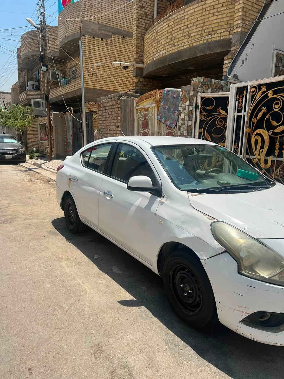 نيسان سني هندي موديل 19 للبيع  او مراوس كير محرك تبريد كله مكفول زوج تايرات جدد السياره كشرها تعبان فقط بي طخطخات بدون ضربه قويه (كشرها تعبان) السعر 75 سنويه باسمي لل30 مكاني بغداد 
***********
