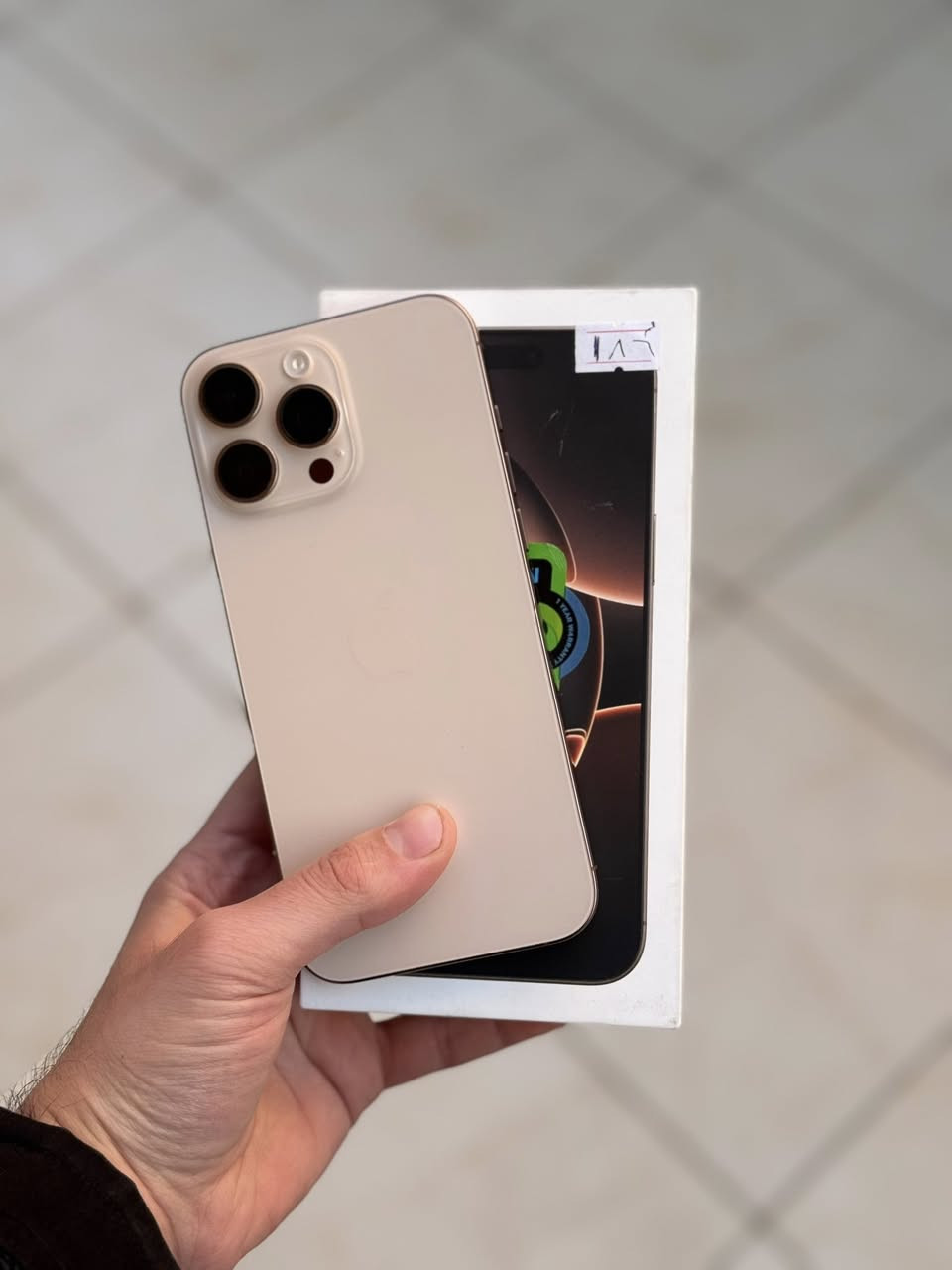 متوفر ايفون 16 برو ماكس شرق اوسط
ذاكرة 256

بطارية 100🔋 

اللون الصحراوي المميز

نظافة 100%

كامل ملحقاتة كارتون + كيبل  

لمعرفه السعر الاتصال 
*********** ☎️
بي واتساب
