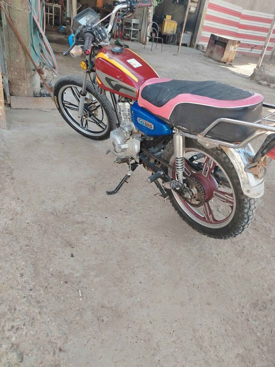 السلام عليكم دراجه خمسه قير اوراق ضايعه مجففه جديد دراجه خير من الله سعر 350  سعر 350 والشرايه طب خاص عنوان مسيب


**إذا كنت صاحب هذا الإعلان وتريد حذفه لأي سبب، رجاءا أرسل رسالة إلى الدعم الفني**