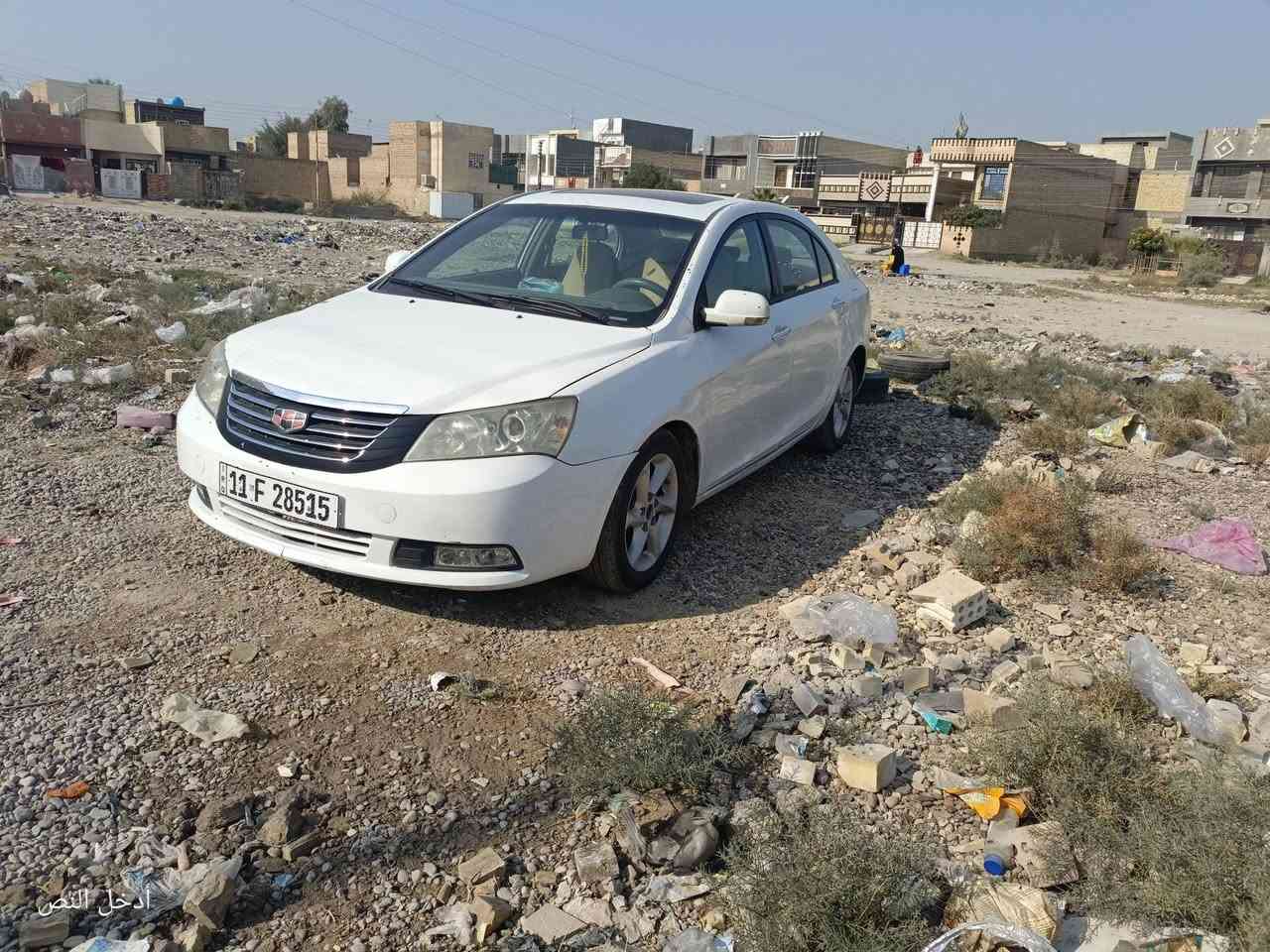 السلام عليكم جيلي امكراند c7
2012
بغداد ازكليزي  
محرك وكير كورله 
تخم تاير جديد
غرفته نضيفه
كهربائيات كامل 
تخم تاير جديد 

بيه ضربة بالبنيد فقط بدون دواخل لا شاصي ولا لغود 
مصبوغة حزام 
صدر الامامي جديد
تبريد شغال 
السيارة حلوة وكاعدة 
السعر 55وبيه مجال
 
***********
