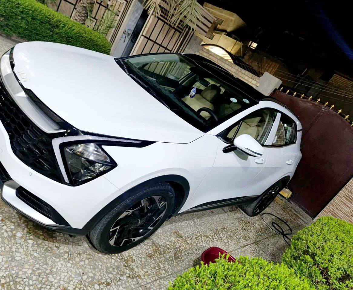 السلام عليكم 
سبورتج خليجي موديل ٢٤ وكالة نم  رقم اربيل
ماشية ١٠ الالاف مكفولة ماعدا طخة بالباب الأمامي الأيمن
بانوراما
بصمة ابواب 
بصمة تشغيل 
تشغيل عن بعد
شفتات بالستيرن
مانع انزلاق
تبريد قطعتين 
حساسات امامي خلفي 
هاند بريك دكمة
انظمة قيادة 
مكينة ٢٠٠٠ دوش
توقف ذاتي
مري شفط 
اشاير بالمري
بصمة عدد٢
وبقية المواصفات المعروفة السعر ٢٣٨ وبيها مجال بسيط الاتصال الرقم ***********
