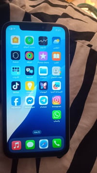 اكس ار للبيع ذاكرة 64 نظيف شغال بصمة وجه واقفة 140 الف وات ساب 0770282...