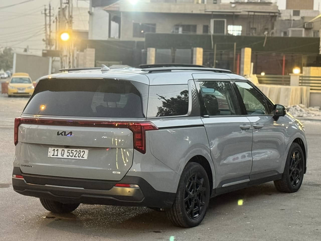 ياالله
السلام عليكم
كيا كرنفال هايبرد 2025 SX برستيج بلاك ادشن وارد امريكي 
Kia Carnival Mpv Sx Prestige 2025 1.6 Hybrid  

                  Hybrid حجم المكينه : 1.6 تيربو + هايبرد 
         المسافه المقطوعه : 10 الف ميل 
            الضرر : موضح بالصور 
حالة الايرباك : كشن + برده 

#مواصفاتها 

1.شاشه امامي + شاشات ايباد خلفيه

2.كامرات 360

3.بصمه

4. بنوراما فتحتين

5.ويل كب اسود

6. تشغيل عن بعد

7.حساسات خلفي امامي

8.بيبان كهرباء

9.لايتات لد

10.لايتات زنون

11.بكلايتات لد

12.اشاير بالمري

13.رادارات 360

14.كشنات جلد مشمشي

15.ثلاث قطع تبريد

16.هيترات بالكشنات حار بارد امامي خلفي

17.هندبريك بصمه

18.شحن وايرليس

19.هيتر بالاستيرن

20.كشافات 

21.مري شفط

22.كشنات كهرباء امامي خلفي

23.كشن السايق ميمري

24.تحديد مسار

25.نظام ايكو سبورت عادي

26. شاشات خلفية ايباد

27.كامرات محيطية داخل السياره

فول موصفات 1/1 جاهزه مرقم بغداد 

🟩 السعر  _ الطلب في التعليقات سيأتي إليك مباشرة

تفاصيل اكثر هذا رقمي *********** تحياتي 

مكان السياره بغداد حي الجامعه
