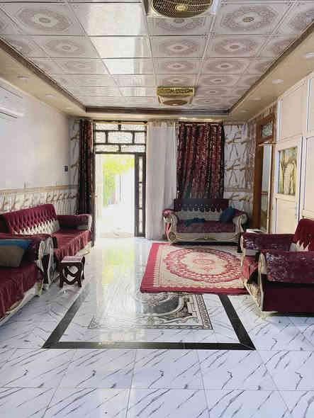 بيت مرتب حديث 300 متر طريق حله ديوانيه قرب شركة الرنا يبعد عن شارع العام 150 متر طابو زراعي سند25 السعرمناسب جدا  60 وبي مجال اتصال عالرقم ***********
