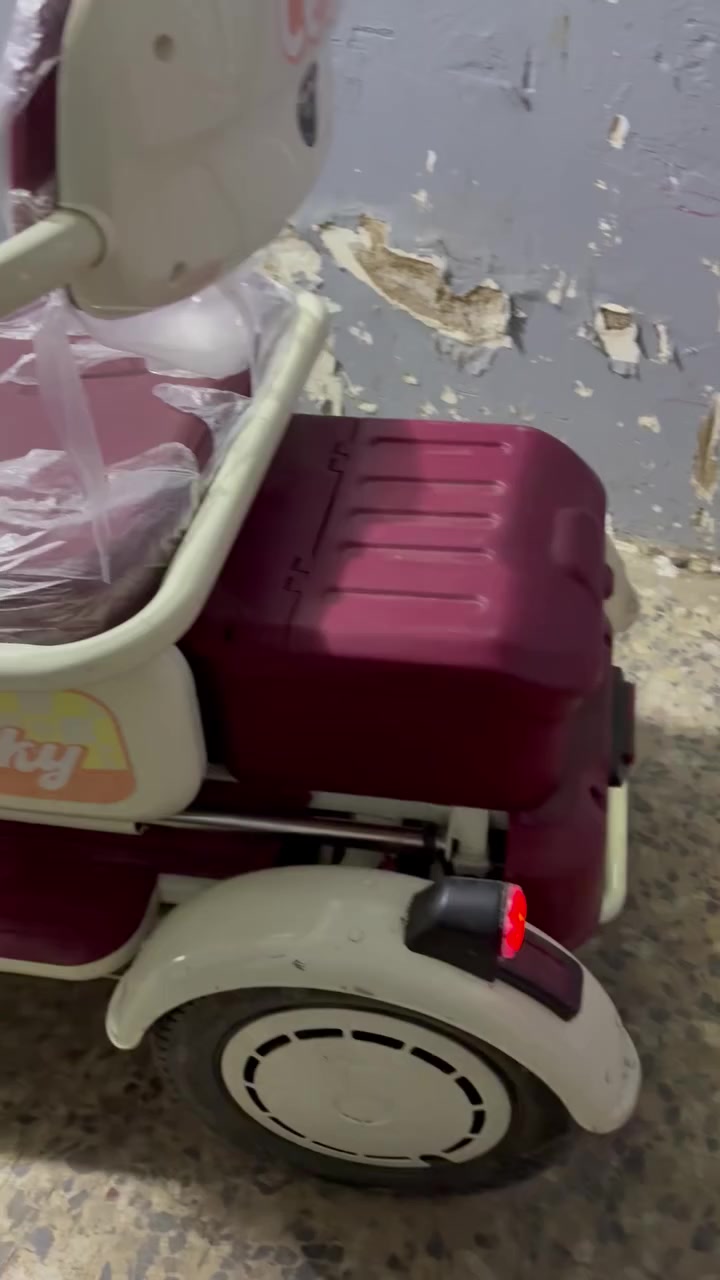 مرخص ادمن
دراجه للبيع شحن ٥بطاريه 

عاليه المواصفات 

قبل ٥ ايام شتريتهه 

والوصل موجود
اي استفسار 0770324489


**إذا كنت صاحب هذا الإعلان وتريد حذفه لأي سبب، رجاءا أرسل رسالة إلى الدعم الفني**