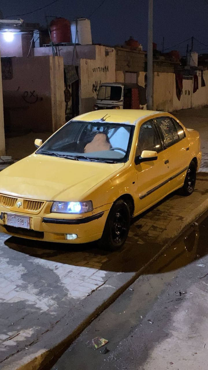 السلام عليكم سمند  مديل ١١ رقم احمر  سياره حلوه وبدي صافي مكينه بيها تبخر/كير حداديه تايرات باتري كله نضيف دواخل حلوه/ ملاحظه..  سنويه ستنساخ اصليه ضايعه راعيها موجود شوكت ما يعجبك اتحول/مكان سياره بصره /تصال ***********/السعر ١٥ وبيها مجال
