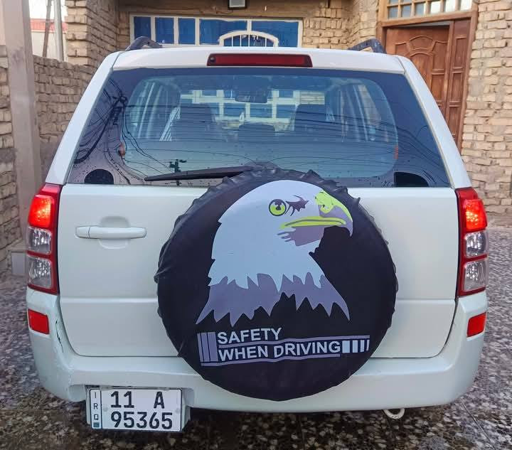 سلام عليكم ساسوكي فيتاره موديل 2007السياره جاهزه من كل النواحي كير مكينه حداديه تبريد شغال بيه 3قطع صبغ السعر 60وبيه مجال العنوان بغداد السياحي طريق بعقوبه القديم للستفسار اتصال عله الرقم***********
