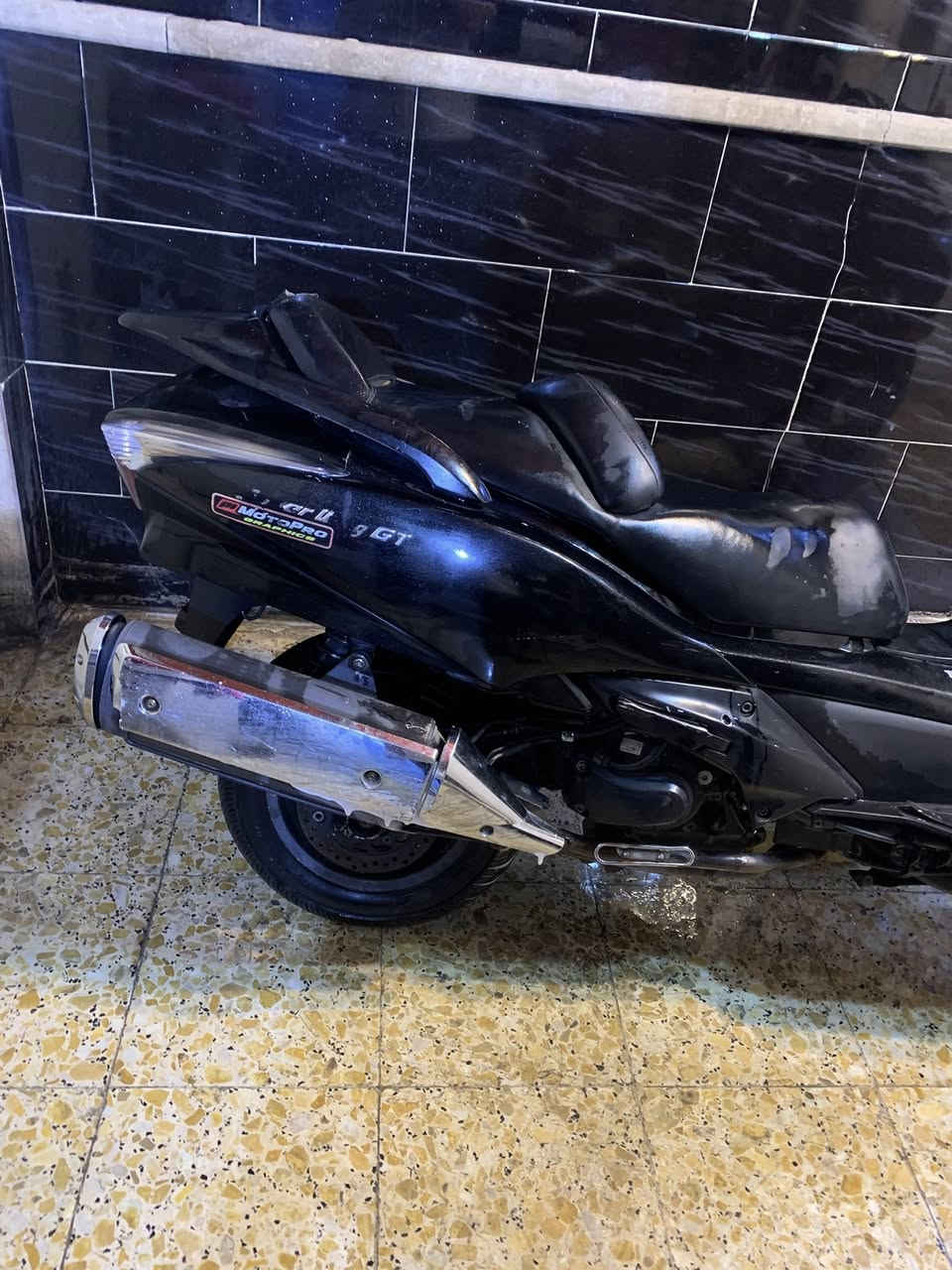 سلام عليكم شباب سلفر ونج GT شباب دراجه صار بيه حادث قبل شهرين و نتركت مكينه مكفوله سبانه ما ممدوده عليه سعر مليون 100 وبيه مجال حك جيه ***********
