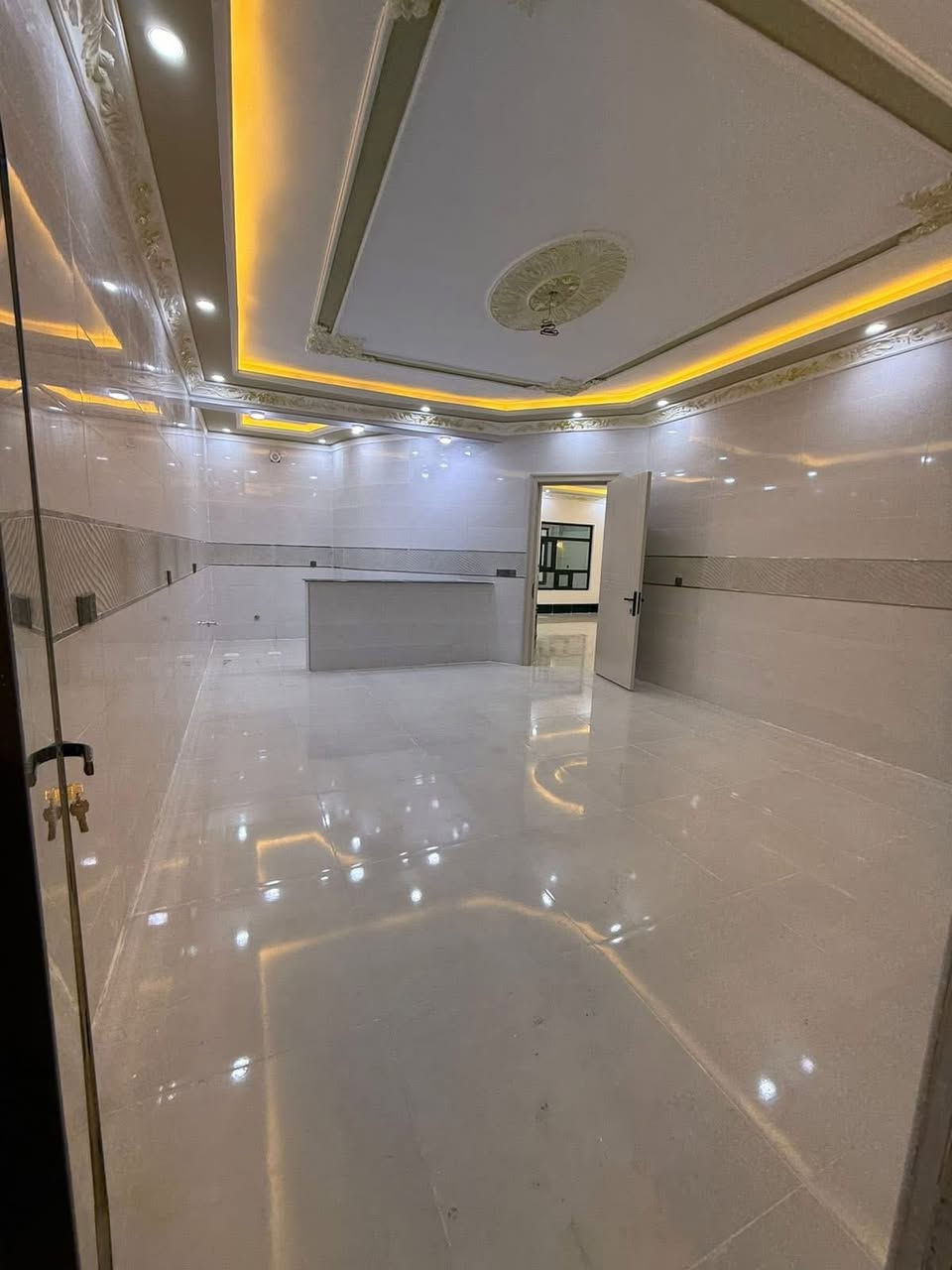 دار للبيع درجه اولى فووول ترتيب المنظر يتكلم
المساحه 300م 

المكان / تكريت الديوم منطقه 14 الف 

طابقين اربع غرف نوم 

استقبال كبير وصاله داخليه كبيره ومميزه 

بناء حديث فووول ترتيب 

الوجه حلان اخضر وداخل الدار سحب مغربي 

السعر مناسب وشغل درجه اولى

للتواصل عام *********** و ***********

ملاحظه ( التعامل حصرا مع صاحب الدار )
