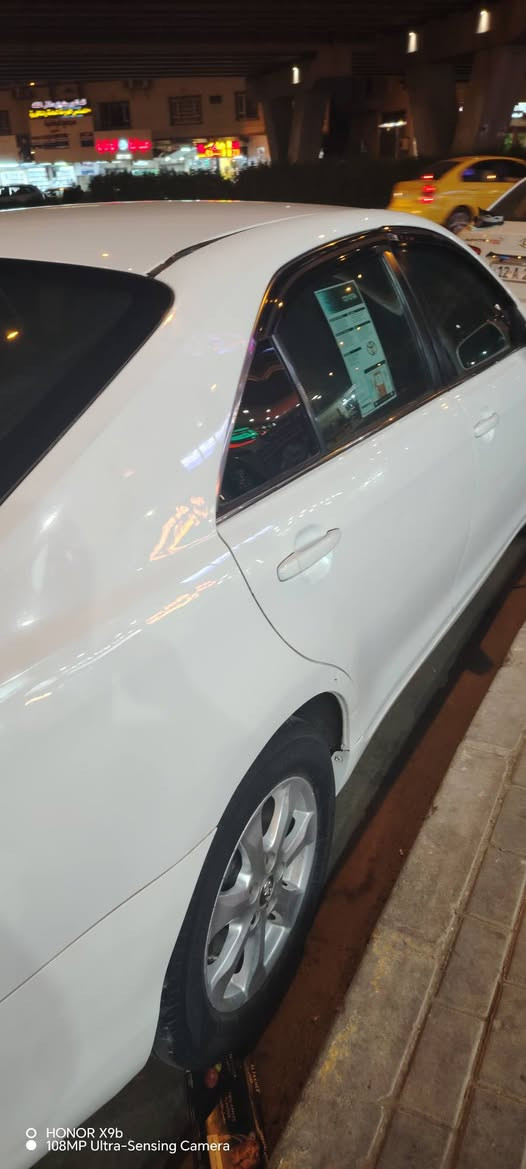 تويوتا كامري ٢٠٠٩ ابيض رقم دهوك باسمي  رقم دولي هزه جديده سنويه جديده تبريد تدفئه مكينه اربعه بيها ٣ قطع صبغ السونار موجود للتواصل *********** او ***********  السعر ٩٣ وبيها مجال  مو شراي لا تتصل رجاء
