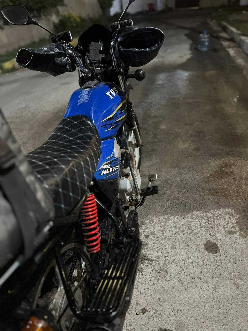 سلام عليكم tvs للبيع مستعجل على بيعته عارضه 1500وبيه مجال مكاني بغداد الغزاليه رقمي *********** الدراجه مرقمه
