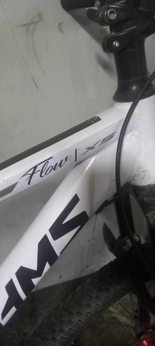 سلام عليكم بايسكل كير شغال ونضيف لبايسكل سعره ٨٠ ماععرف بيهن شنو نوعيته مكاني بغداد حي العامل ***********
