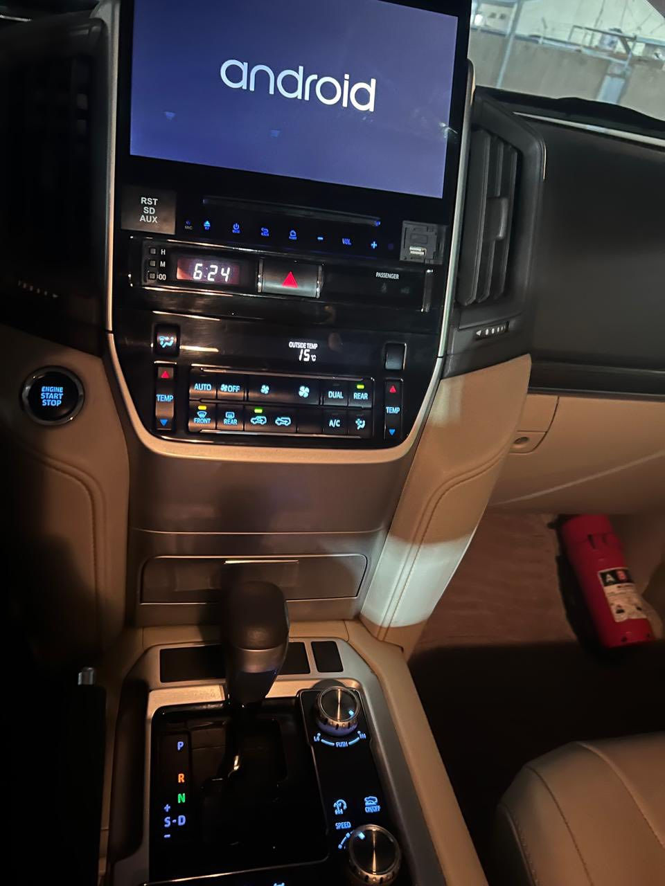 لاندكروز 2019 شركات مكاني كربلاء كفاله عامه فقط اصبع تكحيل فقط بقبق الجنطه السياره باسمي السياره جديده جدا احلى من الصور السعر 50 الف يعني 5 شدات الشراي يتصل ‭0771 858 0376‬او   ‭+964 780 124 1139‬
