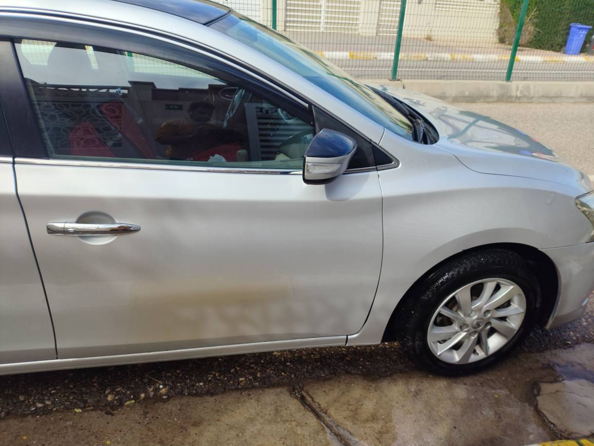 للبيع: نيسان سنترا 2014 SL (فول مواصفات) 💎
لعشاق النظافة والمواصفات الخليجية الكاملة، السيارة بحالة ممتازة وجاهزة للاستخدام.
✅ أهم المميزات:
الموديل: 2014 - فئة SL (أعلى فئة).
المحرك: 1800 CC (المحرك الكبير المرغوب) نشاط واقتصادية عالية.
الوارد: خليجي.
اللون والبدن: كليين (بدون صبغ)،فقط كم مكان بيها جراد
المسافة المقطوعة: 123,000 كيلومتر فقط (ممشى حقيقي).
✨ المواصفات :
بصمة: تشغيل وأبواب.
الشاشة: شاشة كببرة أصلية مع كاميرا خلفية.
التصميم الخارجي: ويل كب بلادي مميز، بلاجكتور (كشافات) بلادي.
الداخلية: مقاعد مريحة، تبريد ثلج، تحكم ستيرن.
ملاحظة: السيارة مسرفسة بالكامل ولا تحتاج لأي مصاريف، إطارات بحالة ممتازة ومحرك وكير بشرط الفحص.
📍 الموقع: [كركوك]
💰 السعر:108 أو "للاستفسار يرجى الاتصال"]
📞 للتواصل والاستفسار: [*********** كركوك, العراق
