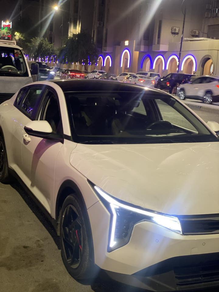 كي فور خليجي 2025اعلى فئة بالمواصفات بنوراما بصمه ويل كب تشغيل عن بعد  اشاره ترحيب سياره مفوله مواصفات رقم اربيل بيه طخه بالبنيد شطح شبرين فقط من فوك بدون اي ضرر فقط بنيد طخه  مكانه بغداد الكرخ سعر 184للتواصل ***********
