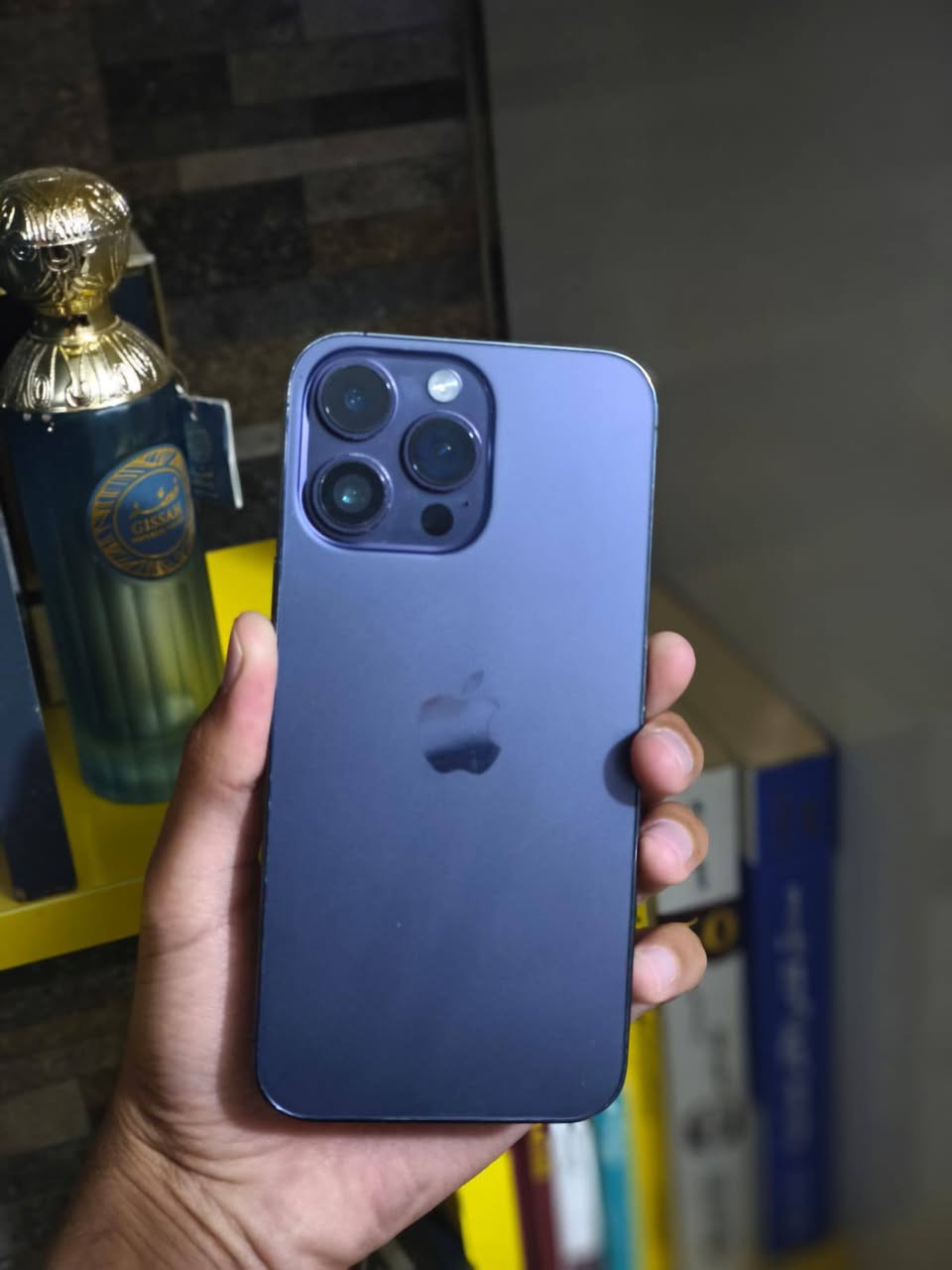 السلام عليكم
١ايفون 14 برو ماكس .  سعر 400 و بي مجال بسيط
الجهاز مبدل شاشة وكامرة اصليات
بطارية 83% و الجهاز مقفول ايكلود ومفتوح تخطي يعني ميقرا سيمكارت
ذاكرة 512 فيس ايدي شغال و دكم وسماعات كاملة شغال و كامرته اصلية مال تفصيخ شغالة محترمة


**إذا كنت صاحب هذا الإعلان وتريد حذفه لأي سبب، رجاءا أرسل رسالة إلى الدعم الفني**