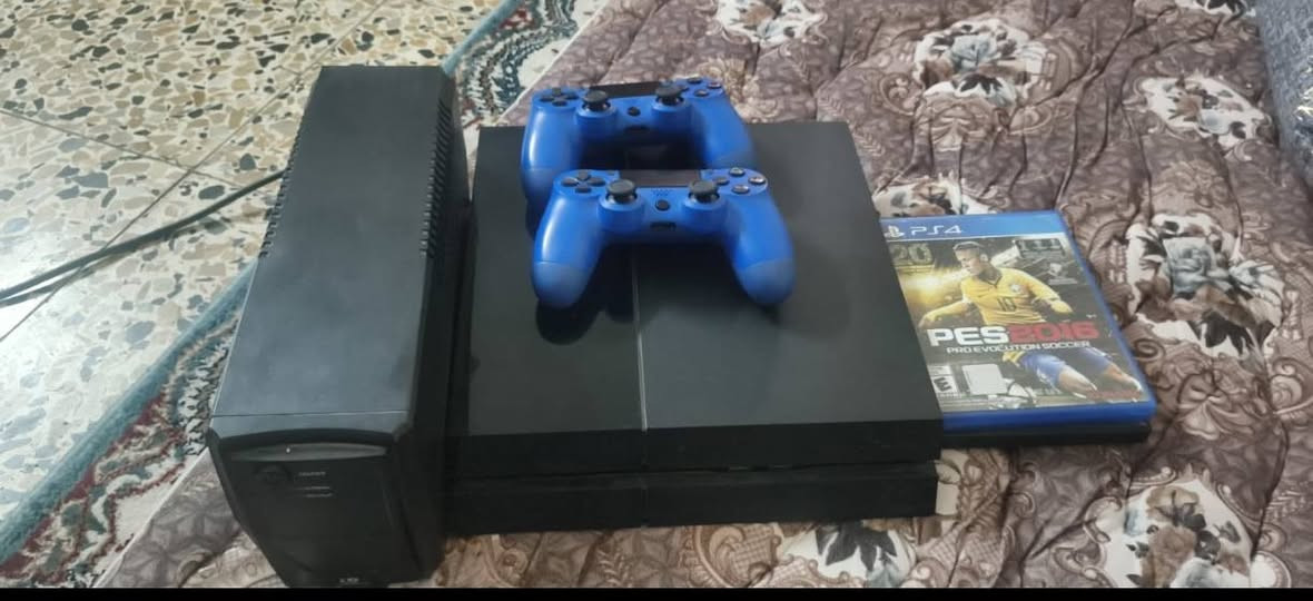 بلي ستيشن فور فات أونلاين نظيف جدا مع ملحقاتة
جوستك عدد ثنين 
اقراص pes16 و pes18 وpes21و pes20 
مع مكتبة العاب كبيرة 
تظم العاب ال(fifa) من 2018 _2024 
ورباعية كراش الكاملة مع الجزء الاخير
والعديد من الالعاب وUBS 850 VA 
السعر ٣٠٠ الف قفل لان الجهاز بس شغل والعب مليان اللعاب
*********** واتساب
