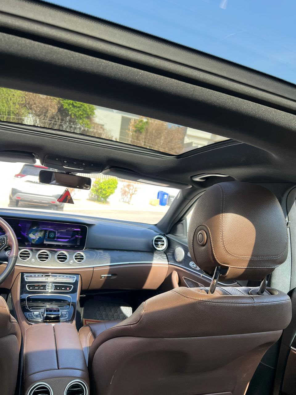 ‏🚘🔥Mercedes-Benz - E300 - 2017 🔥🚘
✨ فخامة ألمانية بحالة وكالة 100% ✨

سيارة راقية للي يعرف قيمة النظافة والتميّز 👑

📍 الموقع: واسط

💰 السعر 26,500$ (قابل للتفاوض بحدود المعقول)

شباب الرقم مال السياره  (( مميز))

————————-

🛠️ المواصفات العامة:

✔️ السياره وارد امريكي  

محرك 2000  تيربو 

✔️ كلين تايتل

✔️ بصمة وحدة + ضمان دولي

✔️ كفالة عامة  فقط ( جاملغ ايمن سرقه من امريكا يعني بدون حادث  يعني جاملغ ايمن مصبوغ بدون حادث اكرر )

✔️ باسمي (تحويل أو وكالة بنفس اليوم)

⸻

⚙️ الحالة الفنية

✔️ محرك + كير + كهرباء بحالة الشركة

✔️ برغي ممفتوح (أصلي 100%)

✔️ رقم سنويه هزة فحص جديد (سنويه 2031 )

✔️ شرط الفحص بالسونار 🔍

⸻

🔧 جاهزية تامة – سيرفس VIP حديث:

✔️ تخم تايرات جديد 🛞 من ماركه دنلوب قبل شهر شاده

وشادله دركة جديده واصلية كما موضح بالصور 

✔️ دهن + فلاتر مبدلة بالكامل

✔️ منظومة البنزين كاملة جديدة ⛽

✔️ ما تحتاج أي صرف – استلم وامشي فوراً

⸻

🌟 المواصفات:

      5 وضعيات للقياده  يعني تتونس 

من ناحية السرعه😉

✨ فول مواصفات (بنراما باللون الاسود بلاد)

مرلي قلاب عند الرجوع 

✨ ايقاف عن بعد توقف ذاتي 

✨ شاشة حديثة + نظام معلومات متكامل

✨ كاميرات + حساسات + تبرد مركزي + انارة محيطيه

✨ مقاعد جلد فاخرة  + مقاعد هيتر + مقاعد كهرباء

 لايتات مولتي اعلى مواصفات بالمارسيدس + دبل ليد

الداخل بالون القرميدي المميز 

⸻

📞 للتواصل:

***********

***********

⸻

⚡ ملاحظة: السيارة جدا جديده واستعمال شخصي

الداخل والخارج بحالة الوكالة

هاي السيارة مو لأي مشتري… فقط للّي يريد سيارة نظيفة بمعنى الكلمة ومرتاح من كلشي 💎
