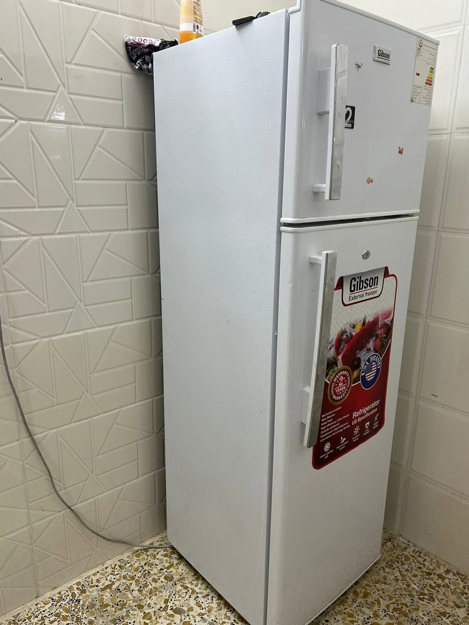 للبيع ثلاجة جبسون فريزها قوي ومابيها اي عطل ولا داخله تصليح شبه جديدة سعر 150 الف ومجال جدا بسيط بيها 
مكان بغداد حي اور 
رقم ***********
