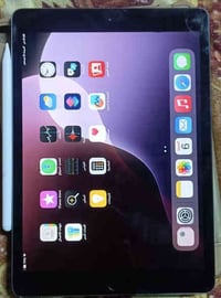 آيباد ٧ • ٣٢ • ايكلود مقفل