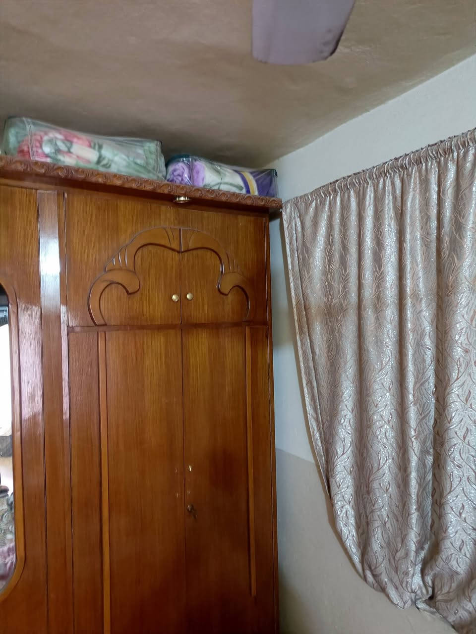 غرفه للبيع قاطين سوكيه الشراي يتصل بلرقم ***********
