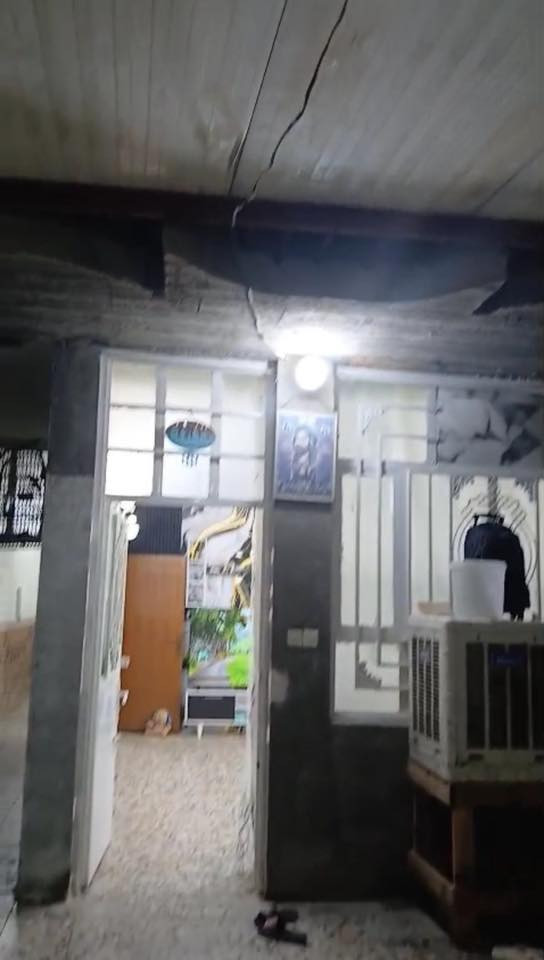 السلام عليكم بيت للبيع مساحة 100 متر 5/20 منطقة الجريخي شارع 20 بناء طابق واحد أبيع على المبادرة او نقده سعره على المبادرة 65 مليون او نقده 62 او بيه مجال بسيط تلفون ***********
