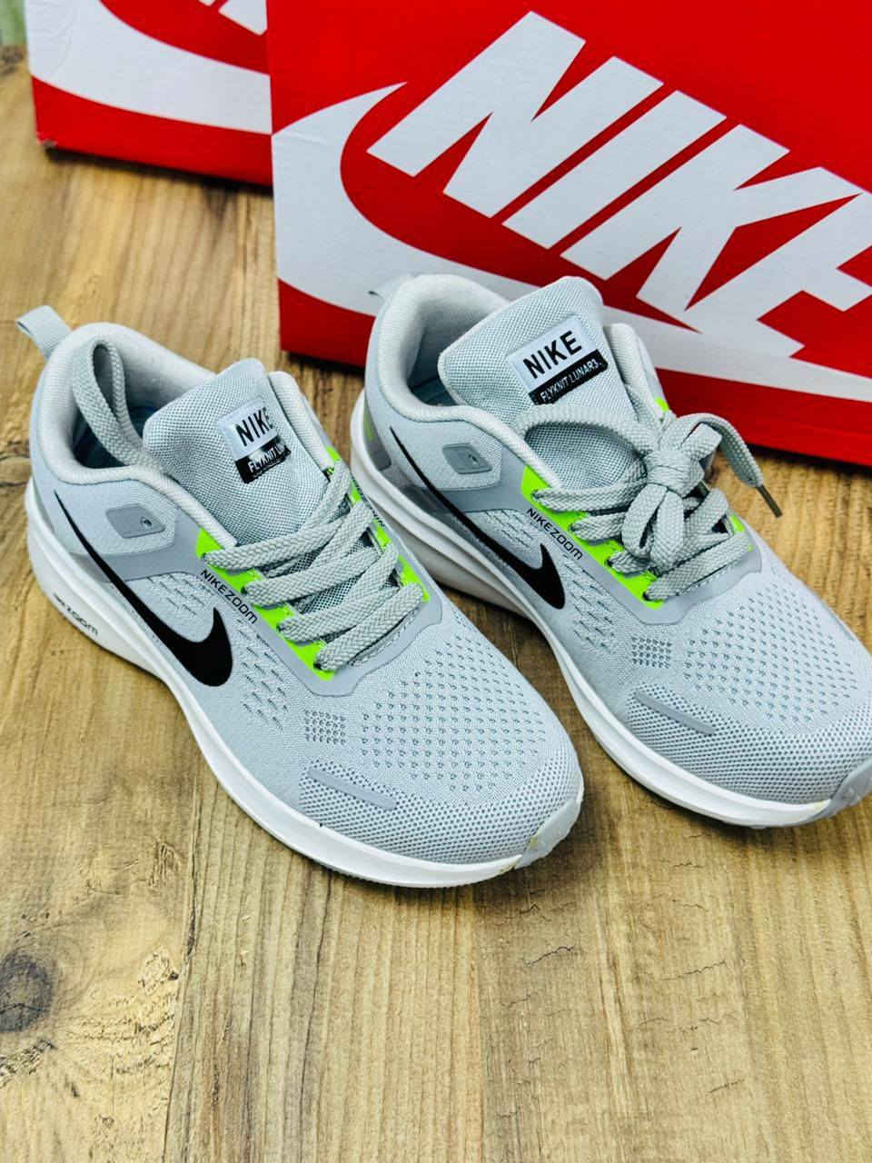 السلام عليكم شلعه احذيه نسائي ورجالي رياضي وسلبر كعب
 الرياضي ماستر كوالتي ولسلبر تركي كله جديد غير مستخدم العدد ٥٠ قطعه
السعر 500 الف 
وياهن كارتونه شحاطات نسائي 
العنوان بغداد الحريه 
***********
