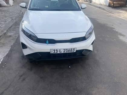 السلام عليكم كيا سيراتو  موديل 2024سياره بيه طخه موضح بالصوره جديده ماشيه19مكاني حي ور السعر 180 او بيه مجال قليل ***********
