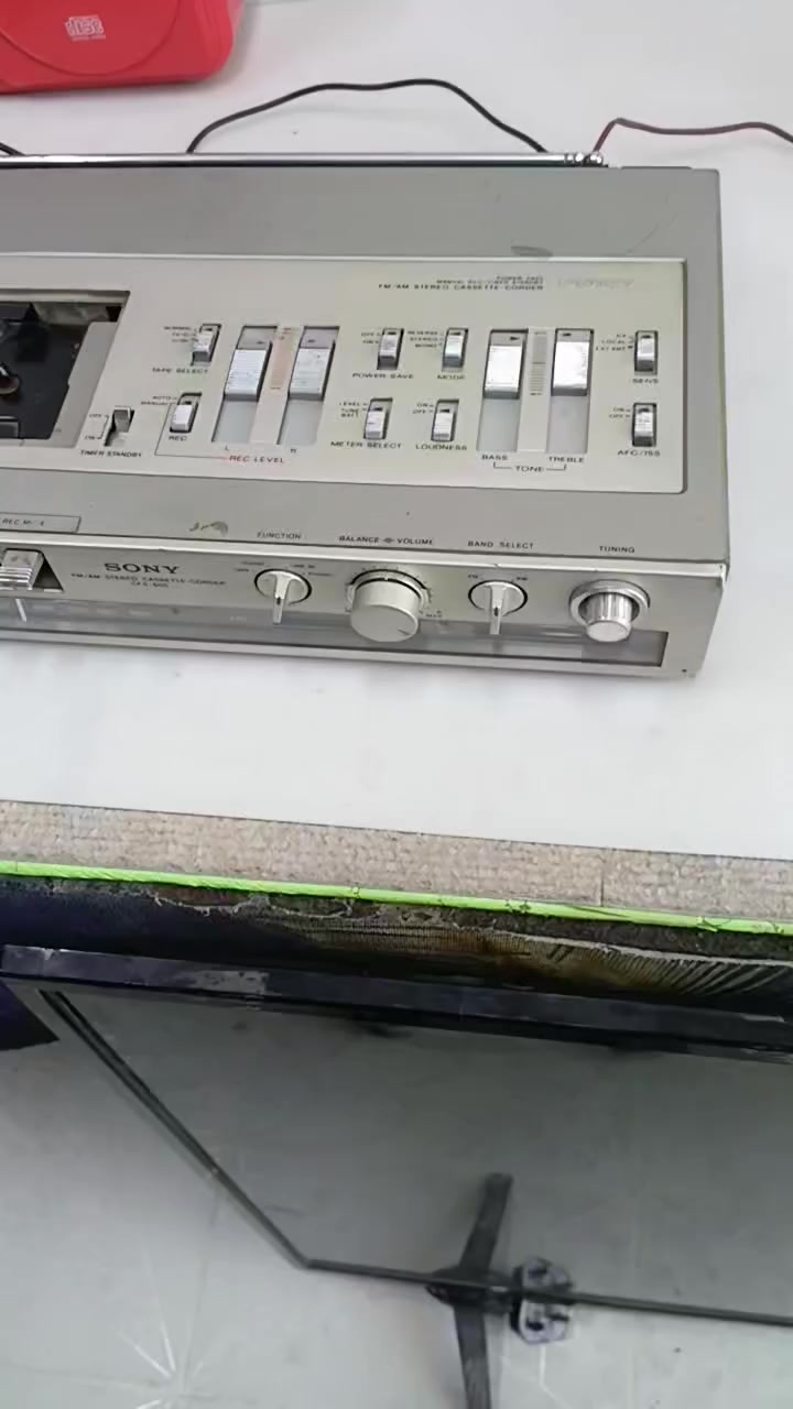 السلام عليكم..
جهاز صوتي للبيع 
نوع سوني صناعة اليابان أصلي 
كاسيت وراديو وأواكس 
الجهاز بحاله وسط 
الراديو بس وشه الكاسيت لا يعمل يحتاج إلى صيانه 
البيع بصفة أمبلي فاير مكبر صوت 
السعر ٣٥ ألف دينار 
للأتصال ٠٧٧٠٨٨٣٥٣


**إذا كنت صاحب هذا الإعلان وتريد حذفه لأي سبب، رجاءا أرسل رسالة إلى الدعم الفني**