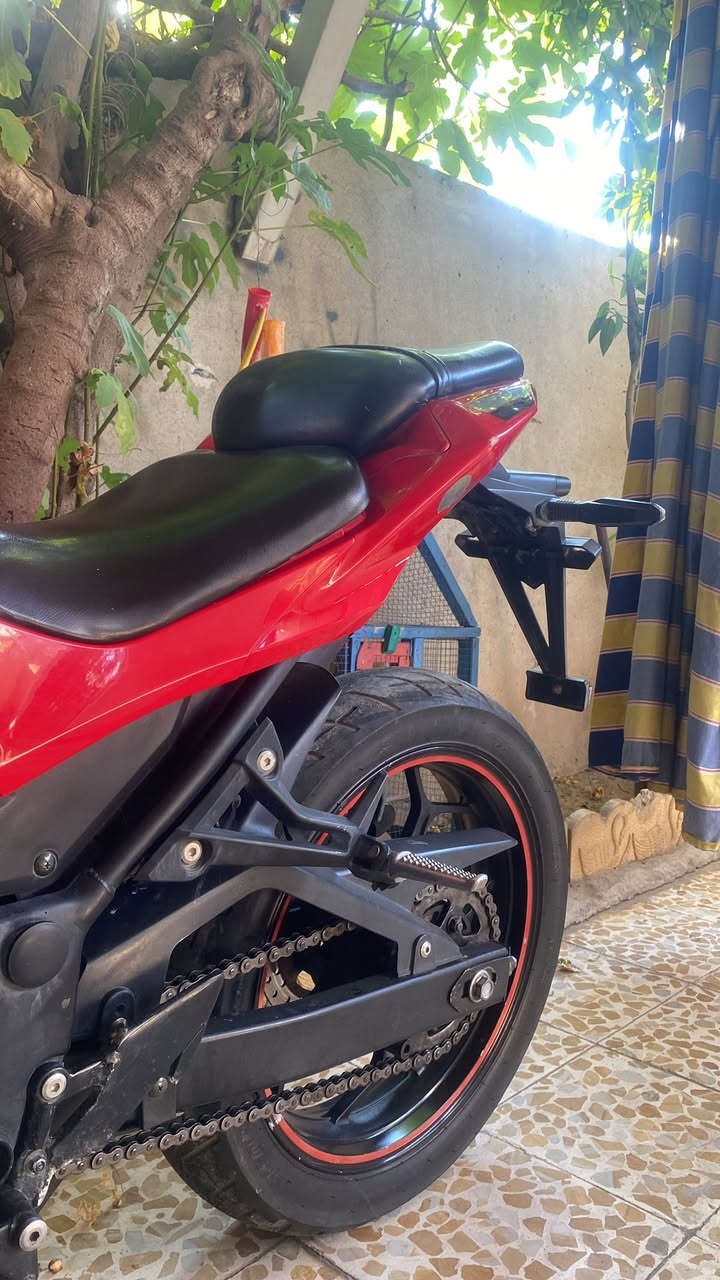 السلام عليكم بطحzx7للبيع موديل2023 محرك 300cc مكاني موصل ايسر  /واتساب***********/الانتصال***********
