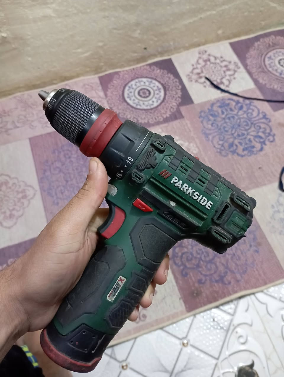 دريل شحن
باركسايد الالماني مال باله 
من دون شاحنه 
السعر 25


**إذا كنت صاحب هذا الإعلان وتريد حذفه لأي سبب، رجاءا أرسل رسالة إلى الدعم الفني**