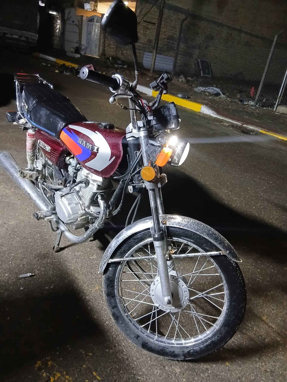 سلام عليكم دراجه للبيع نامه موديل 2025 أوراق كامله مكفوله شراي  *********** مكان بغداد الحسينيه
