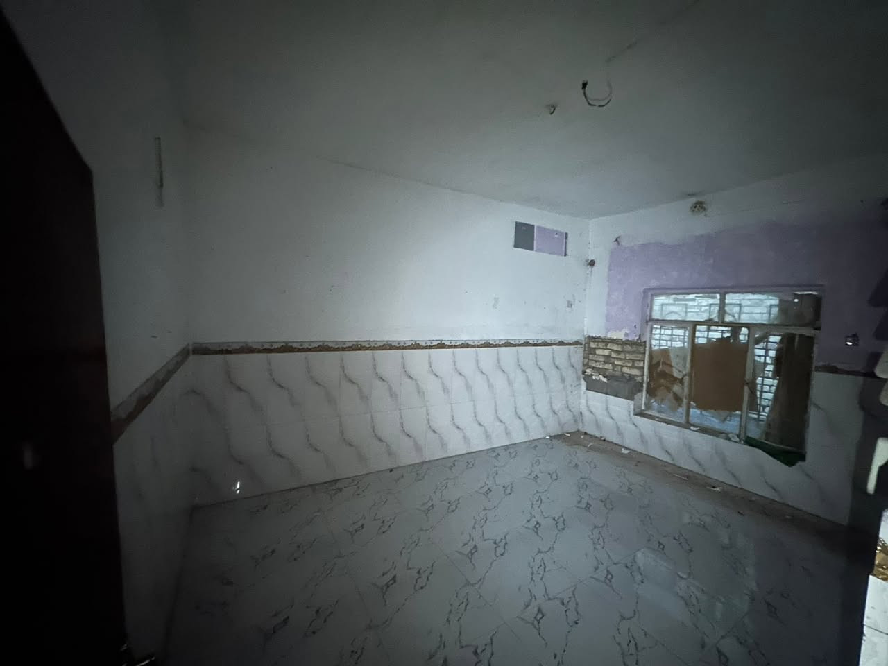 بيت البيع 
 بيت للبيع في الاسماعيلة الاولى شارع الكمرك 
يحتوي ع بابين باب ع الشارع وباب خلفي وع غرفتين وهول ودوانيه وحمام خارجي وداخلي ومطبخ للاستفسار الاتصال او مراسلة واتساب فقط ع الرقم  ***********

انا مكلف بالنشر فقط
