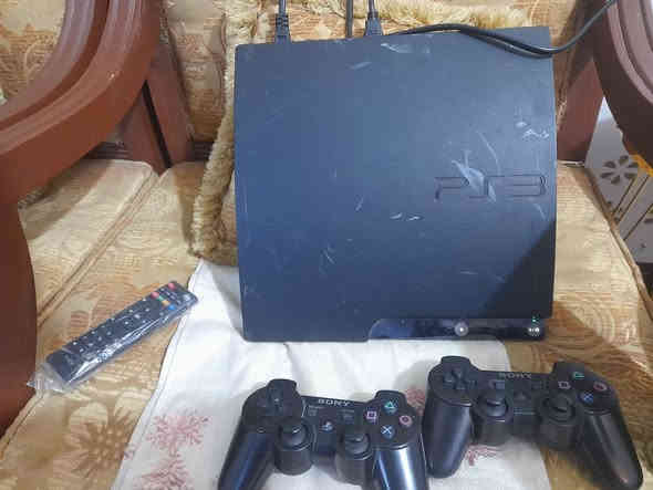 بلي  3 سلم الاصلي للبيع السعر 100 كله شغال وبي العاب السعر 100 رقمي *********** عمارة
