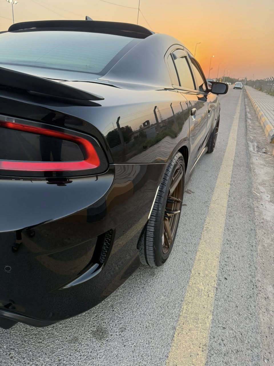 جارجر موديل 23  الاصدار الاخير
RT ماكس 
 فول 1/1 للأخير معروفه مواصفات الماكس 
ماشيه 14 الف ميل فقط 
جديده على وضع الشركه
كامله مابيها نقص 
تخم تاير جديد
صور الحادث موجوده بلمنشور 
السعر 290 وبيها مجال
مكانها بغداد 
للاستفسار
***********
