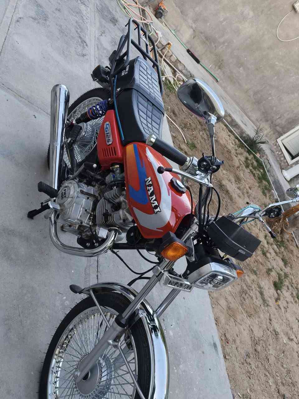 السلام عليكم 
دراجه  للبيع محرك خمسه كير نضيف تجي وتشوف شرط هندر واحد
دراجه كلك كلك كلشي بيهه جديد ماعده المحرك مستخدم
مكفوله كفاله عامه من السرقه السعر 425 مكان كربلاء حي العامل رقمي ***********
