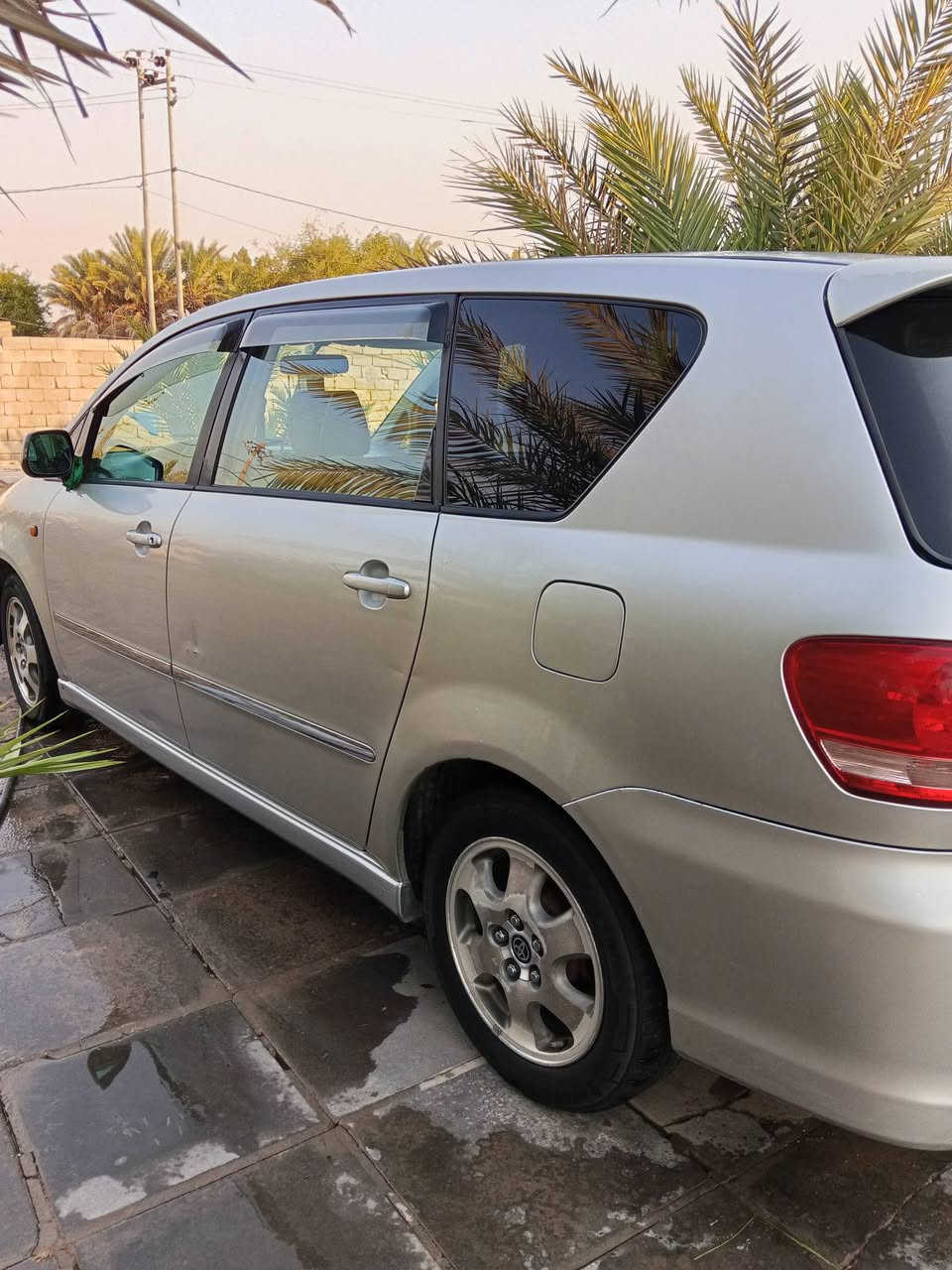 سلام عليكم ابصم للبيع موديل2002 اصل سياره جاهزه لل اخير مكينه كير حداديه تبريد تخم تاير كله جاهز سعر 115
رقم انگليزي ذي قار ب اسمي رقم الموبايل ***********
