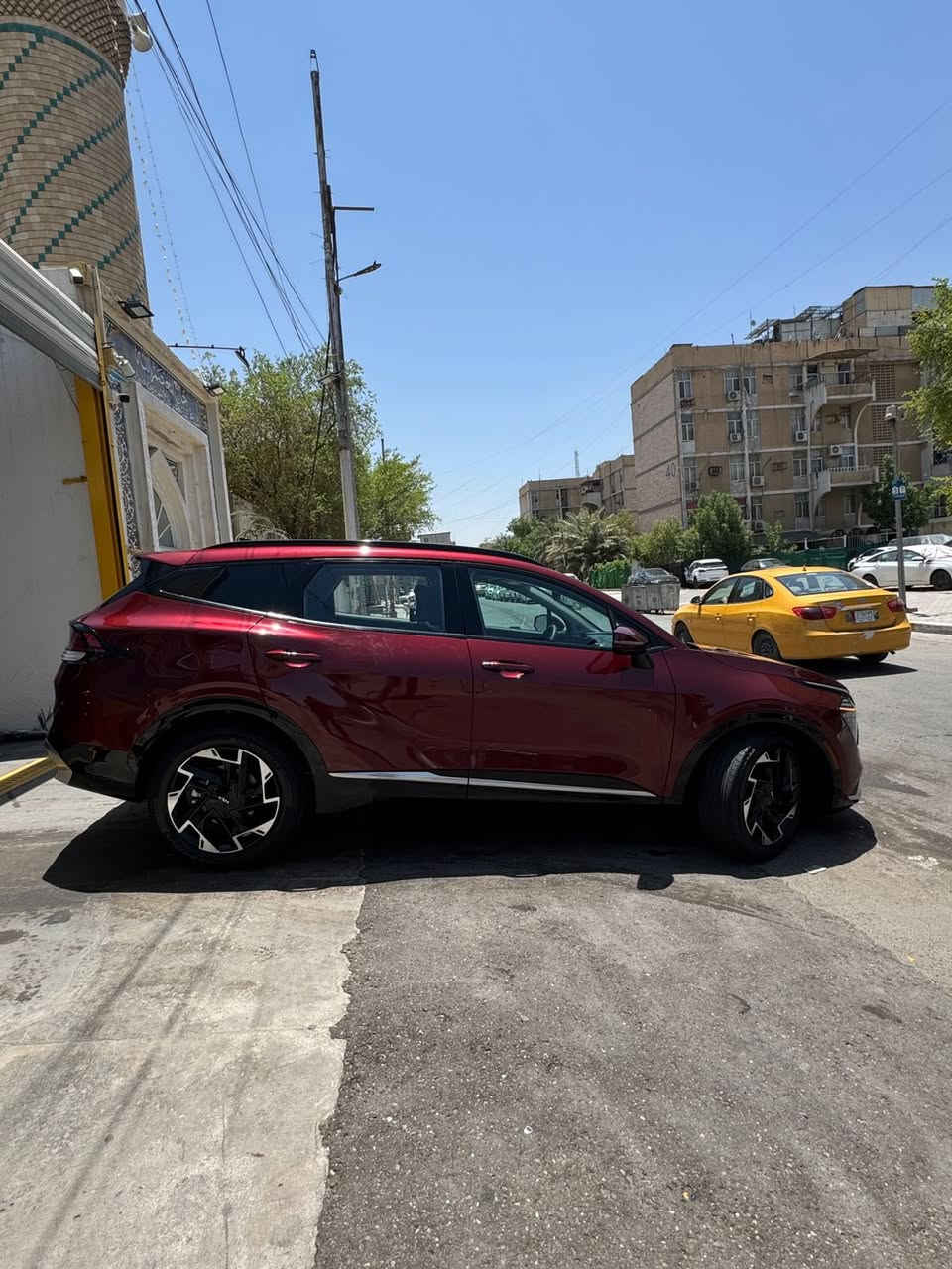 كيا سبورتج  موديل 23
السيارة مواصفات البرستيج معروفة 
حادث السيارة موجود بل صور 
ماشية 44 تقريبأ 
حادثهة كلش بصيط 
مكان السيارة زيونة 

رقم صاحب سياره ***********
