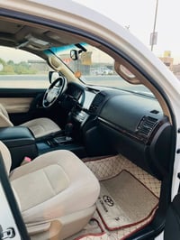 ٢٠٠٨ • ماشي ١٩٠٠٠٠ • كفاله عامه