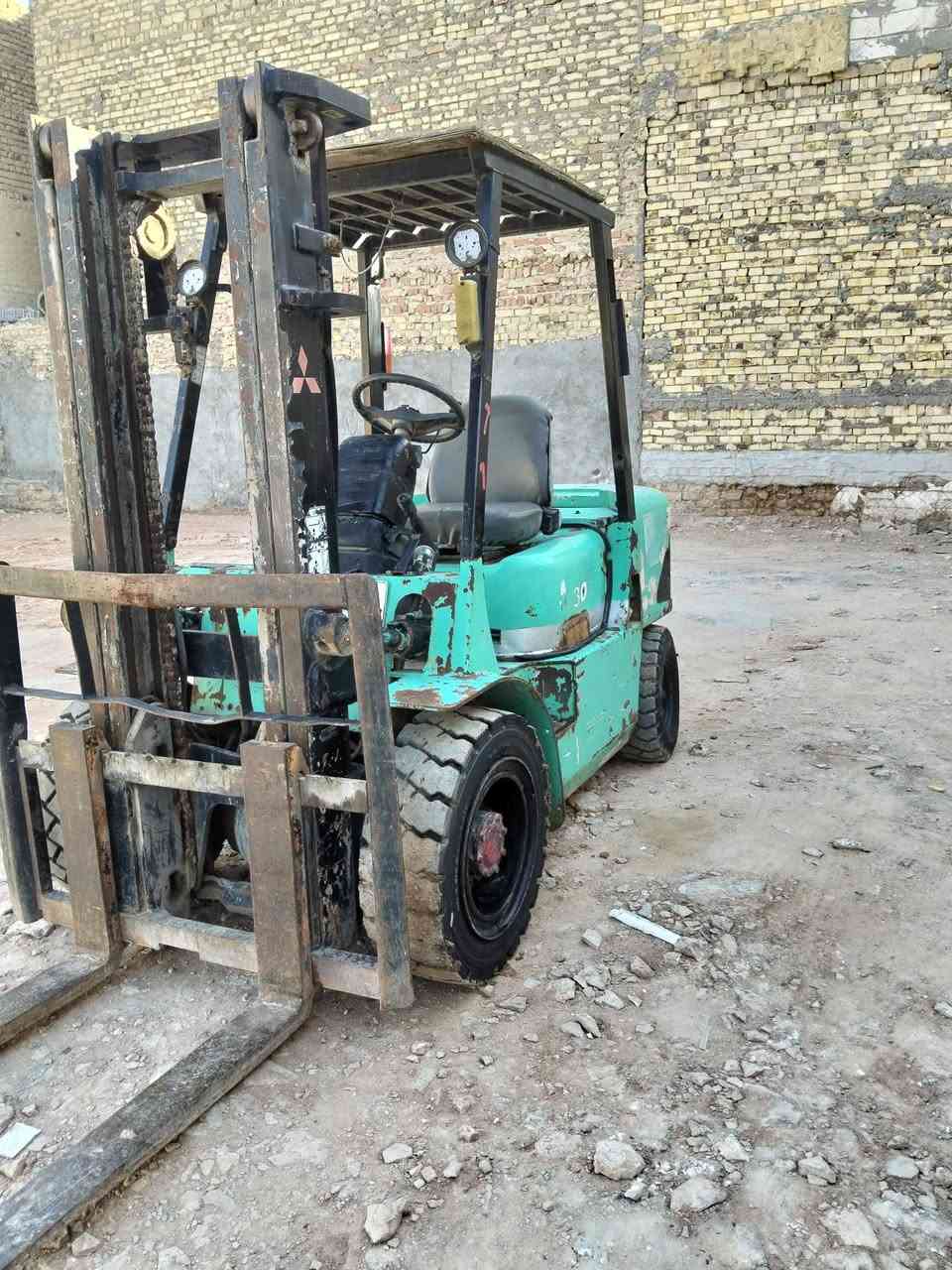 السلام عليكم للبيع رافعه مسبوشي 3طن رقم قادسيه بسمي موديل 12 سعر 75 للاتصال *********** مكان دوانيه
