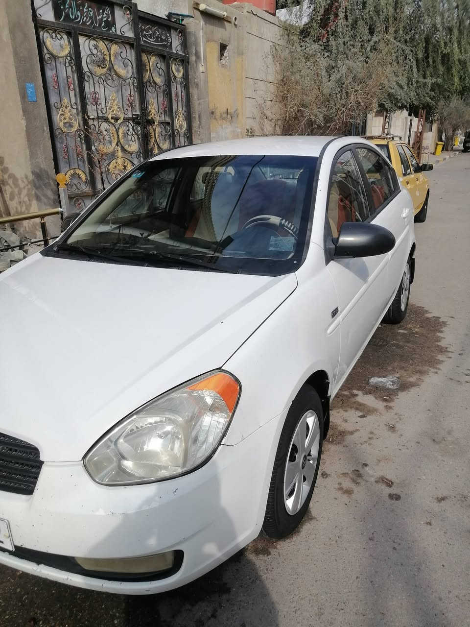 سلام عليكم
للبيع فقط اكسنت مديل 2011 سنوي مجدده 28  رقم جديد تحويل ثاني يوم رقم بصره عنوان بصره 
مكينه كير حداديه تخم تاير كلها تمام جاهزه   ترايك وين ميعجبك  شاشه تاب كامره دواره كهربائياتها كلها شغاله
مكفوله ضربه تبدبل بيها صبغ قليل مكانات.... السعر 85ورقه
بيها مجال قليل بيع مستعجل  الشراي يتصل وبالخدمه *********** اتصال او واتساب  عنوان بصره القبله حي القائم
