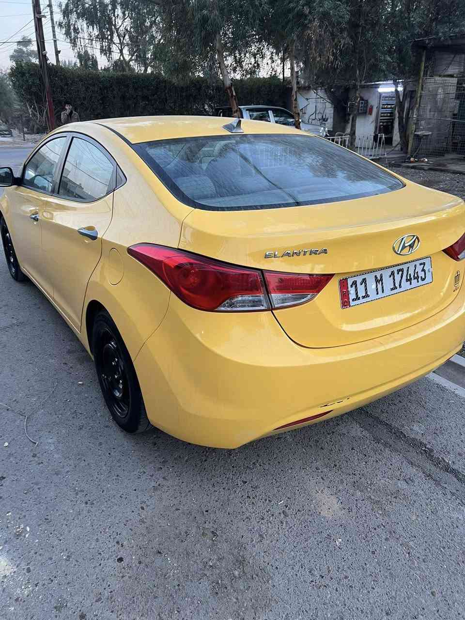 سلام عليكم الانتره موديل 2013 امريكه حادث بس بنيد سياره صبغه ثانيه حلوه السياره كير مكينه ممفتوحات صدر جديد كهربائيات كله شغاله تخم تاير نضيف السياره بوجهه للشارع احله من الصور سنويه جديده رقم جديد الرقم *********** مكاني بغداد المعامل العماري مقابل شركه الأثير السعر 102 بيهه مجال بسيط
