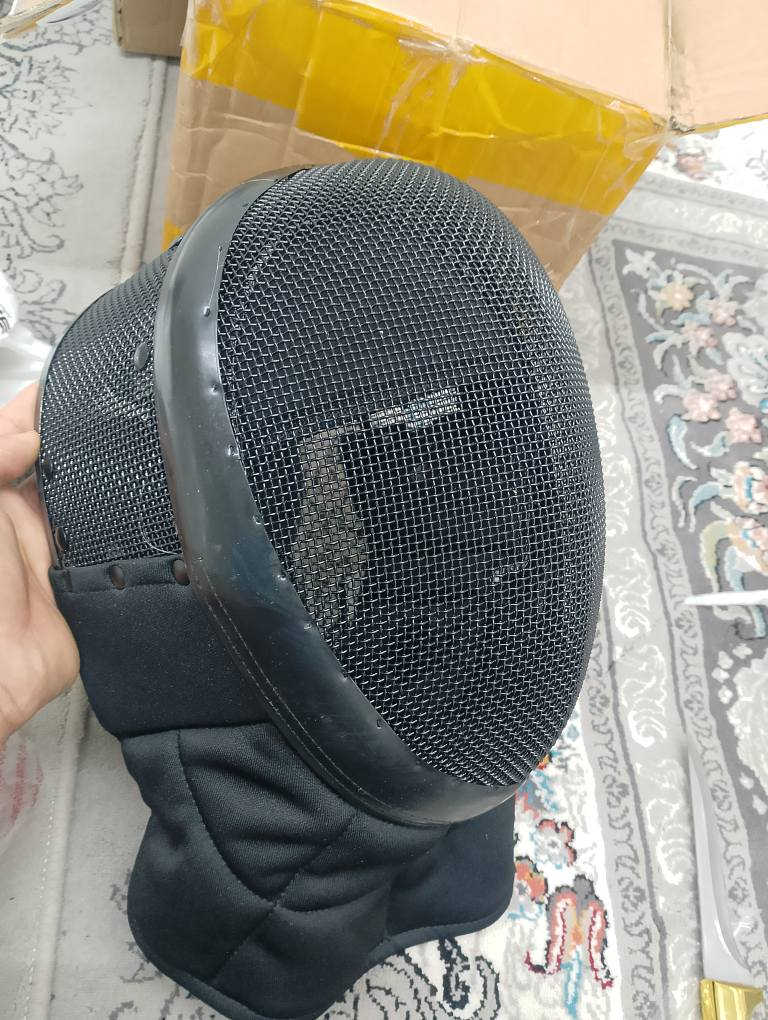 للبيع خوذة مبارزة احترافية، أصلية وجديدة، مخصصة للبطولات والتدريب المتقدم.
​الماركة والمواصفات: معتمدة من قبل الاتحاد الدولي للمبارزة (FIE).
​درجة الأمان: المستوى الثاني (Level 2)، يعني تتحمل أقوى الضربات.
​مقاومة القماش: (1600 NW) نيوترن، أعلى معايير الحماية للرقبة والوجه.
​الحالة: ممتازة وجاهزة للاستخدام السليمانية, العراق


**إذا كنت صاحب هذا الإعلان وتريد حذفه لأي سبب، رجاءا أرسل رسالة إلى الدعم الفني**